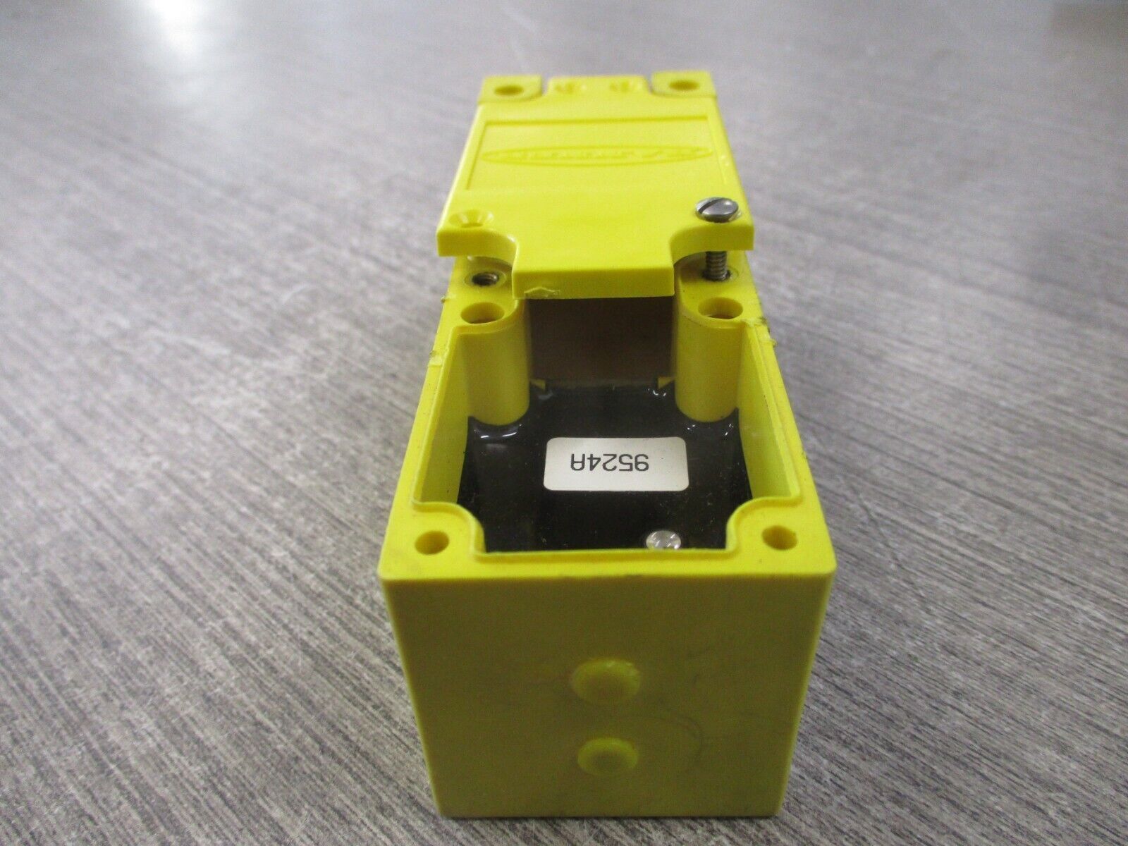Banner SBED Multi-Beam Scanner Block Emitter 16442 New Surplus