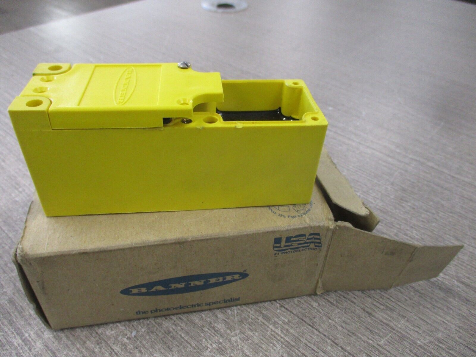 Banner SBED Multi-Beam Scanner Block Emitter 16442 New Surplus