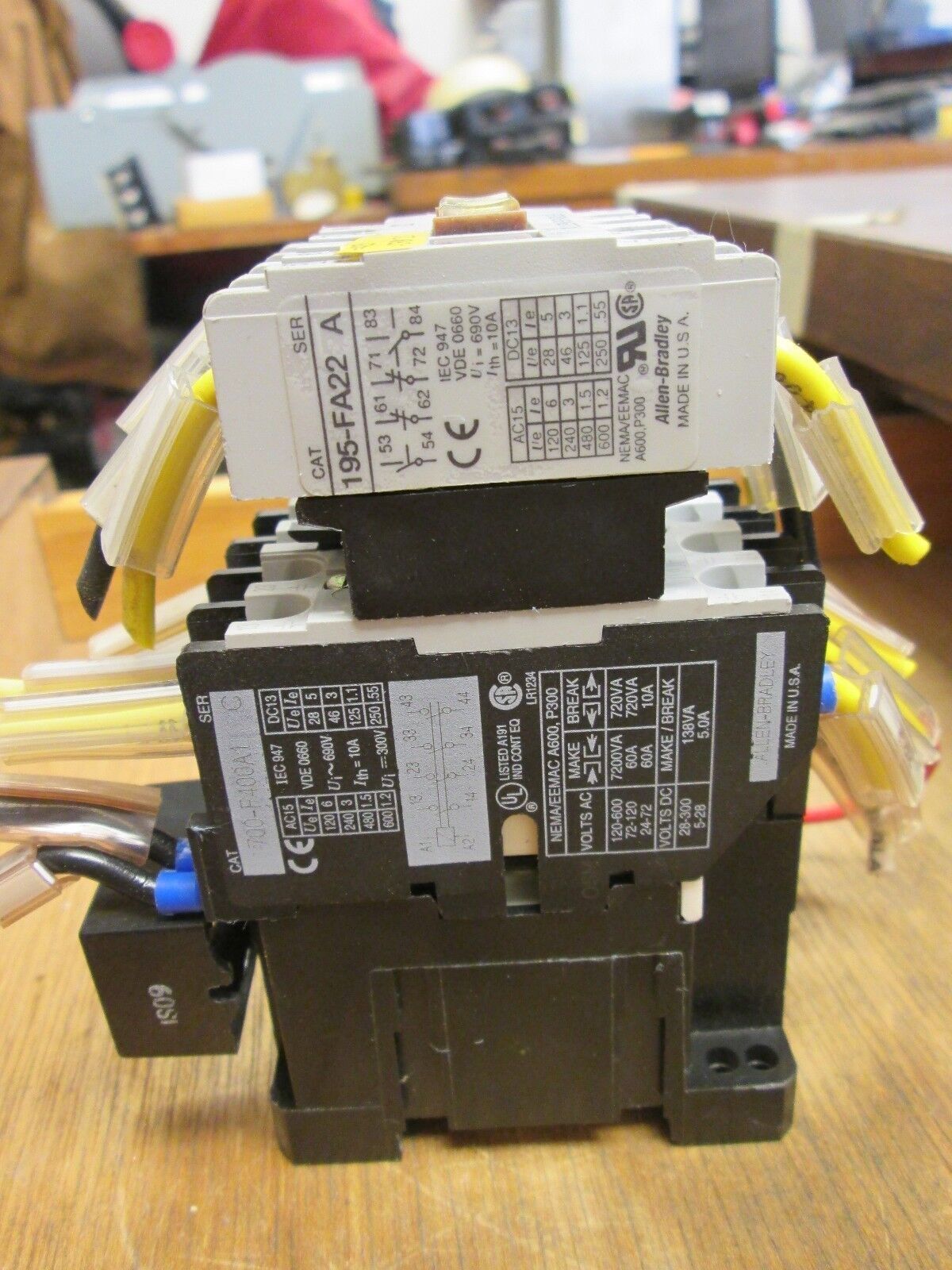 Allen-Bradley Contactor 700-F400A1 195-FA22 199-FSMA2 9A 600V 120V Coil Used