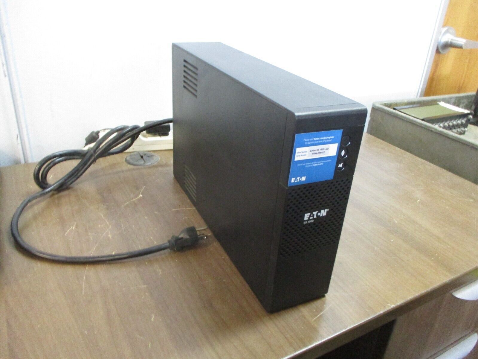 Eaton UPS 5S 1500 LCD 1500VA 900W Used