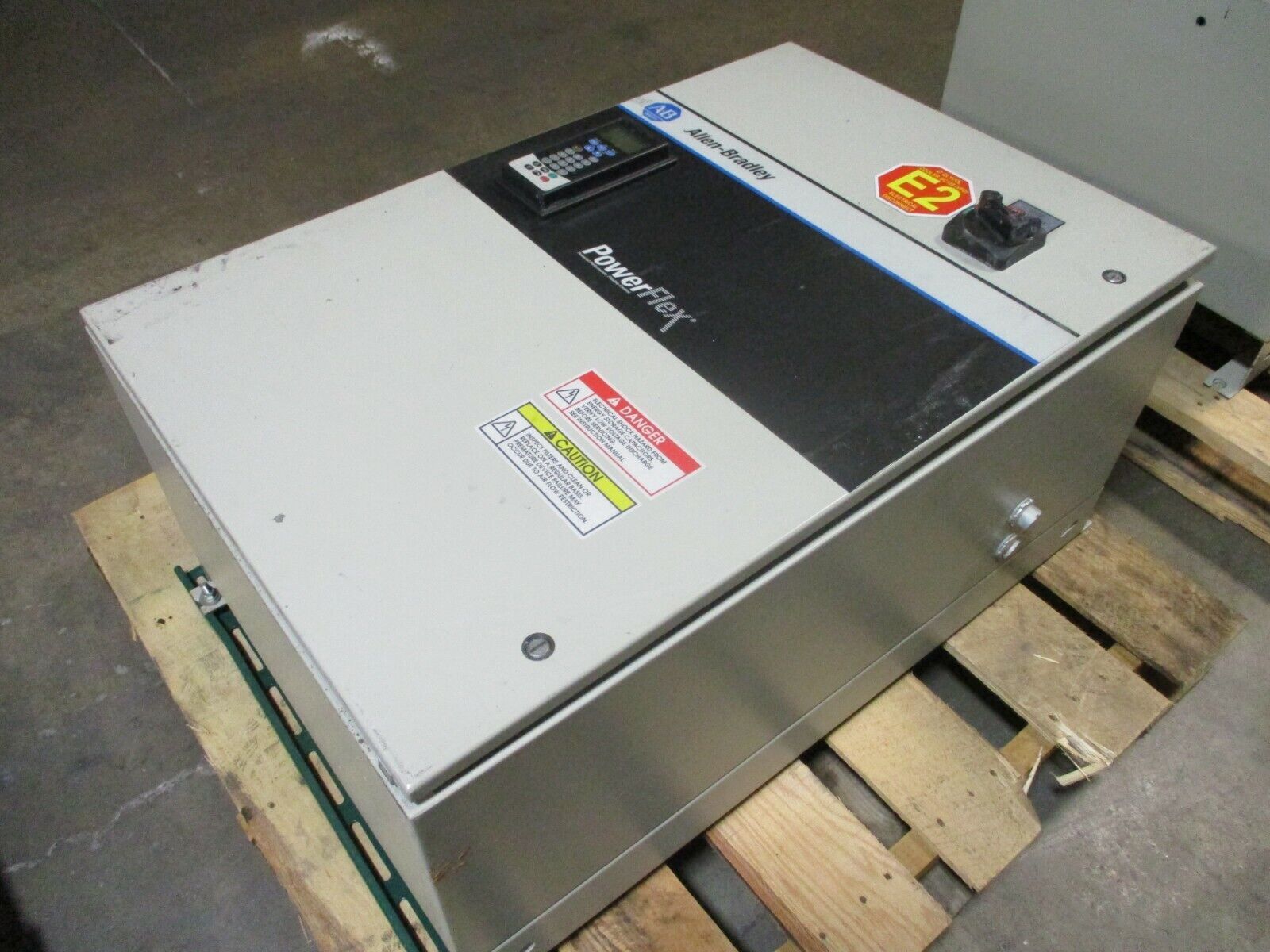 Allen-Bradley PowerFlex 700 AC Drive w/ Nema 12 Enclosure 2HP 480V 3Ph Used