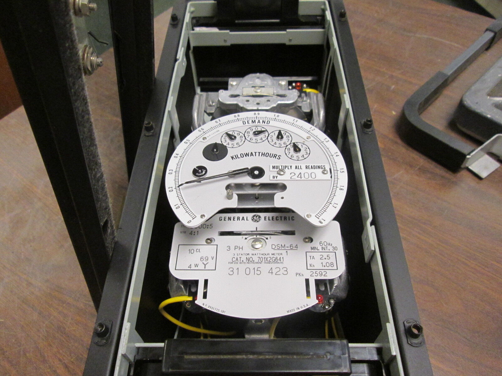 GE Type DSM-64 Kilowatthour Meter 701X2G641 3Ph 60Hz Used