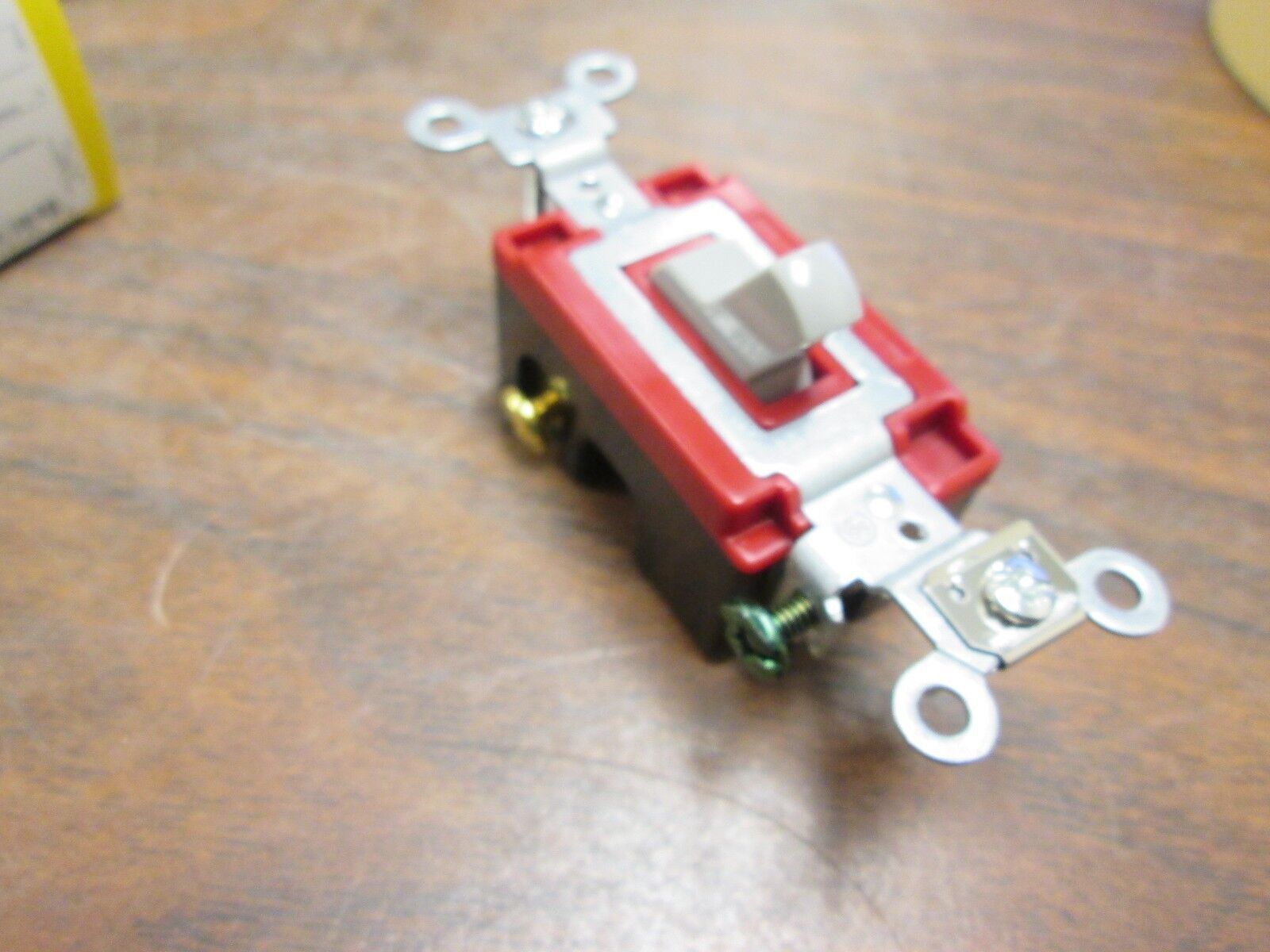 Hubbell Hubbell-Pro Toggle Switch 1223GY 20A 120/277V *Box of 5* New Surplus