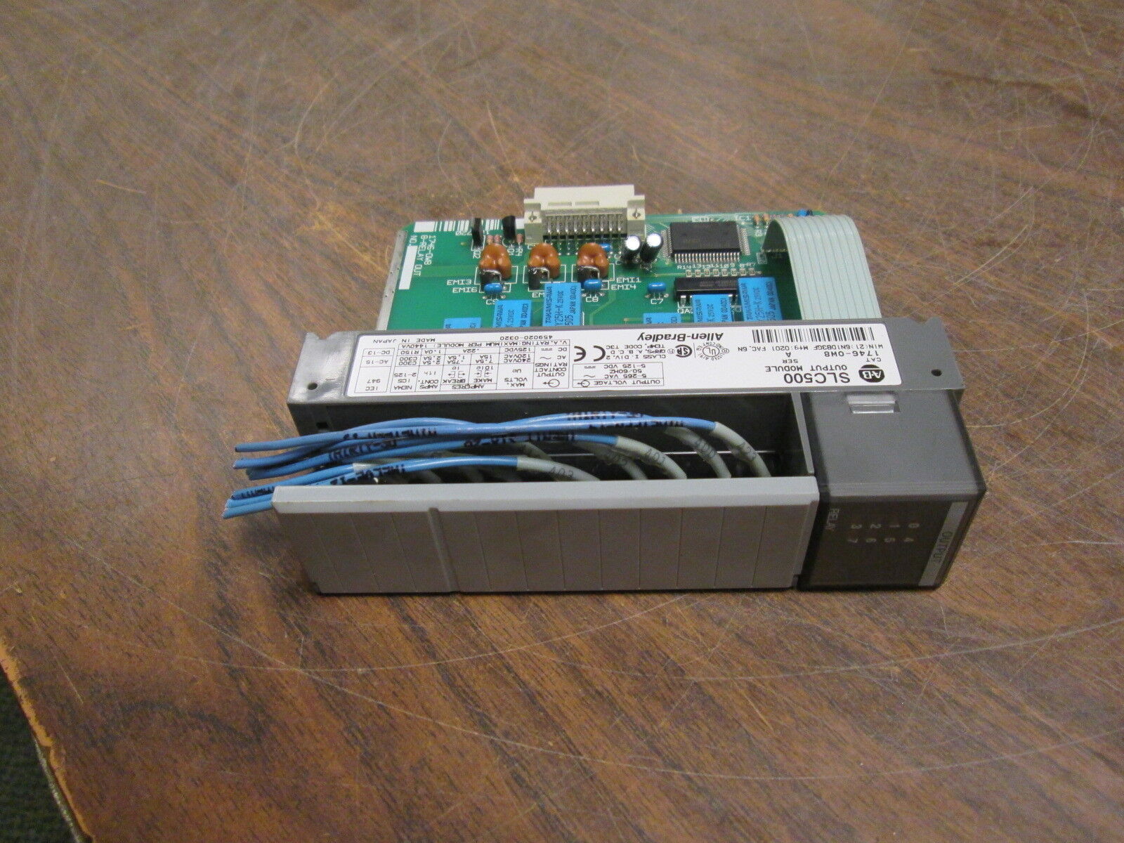 Allen-Bradley SLC 500 Output Module 1746-OW8 Ser. A Used