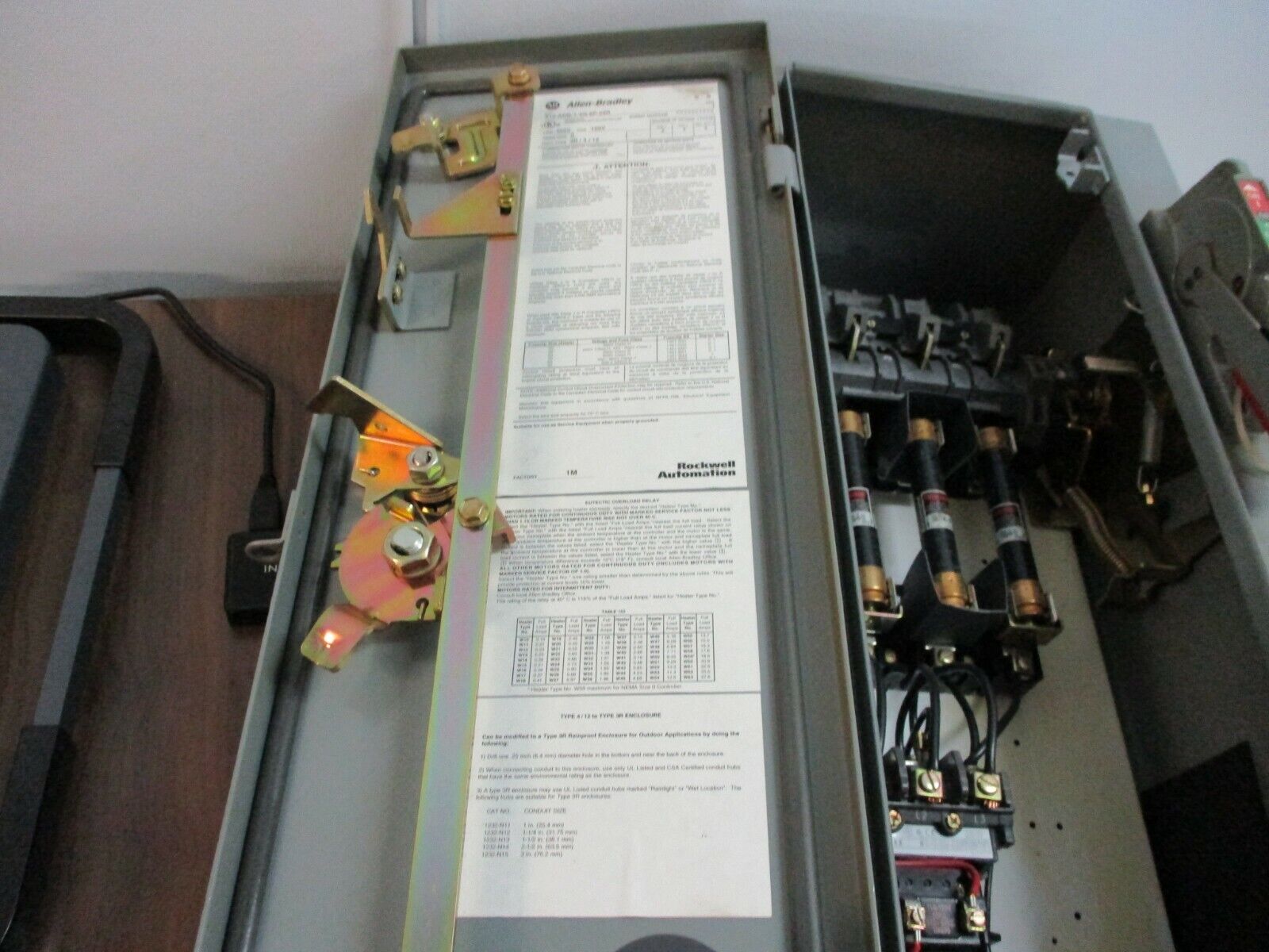 Allen-Bradley 3R Fusible Size 0 Combination 512-ADB-1-4G-6P-24R 120V Coil Used