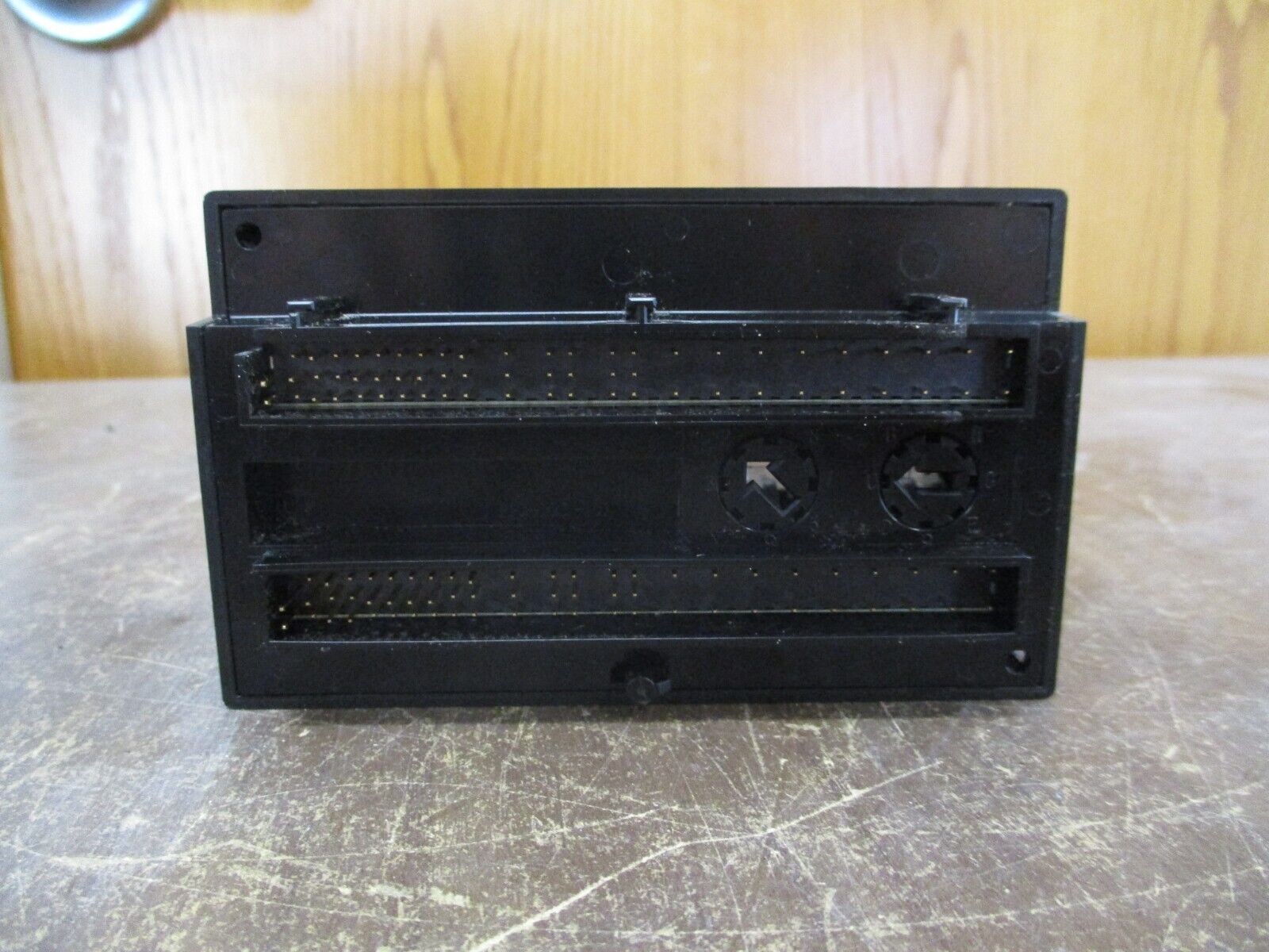 GE Fanuc Output Module IC200MDL750J 12/24VDC 32PT Used