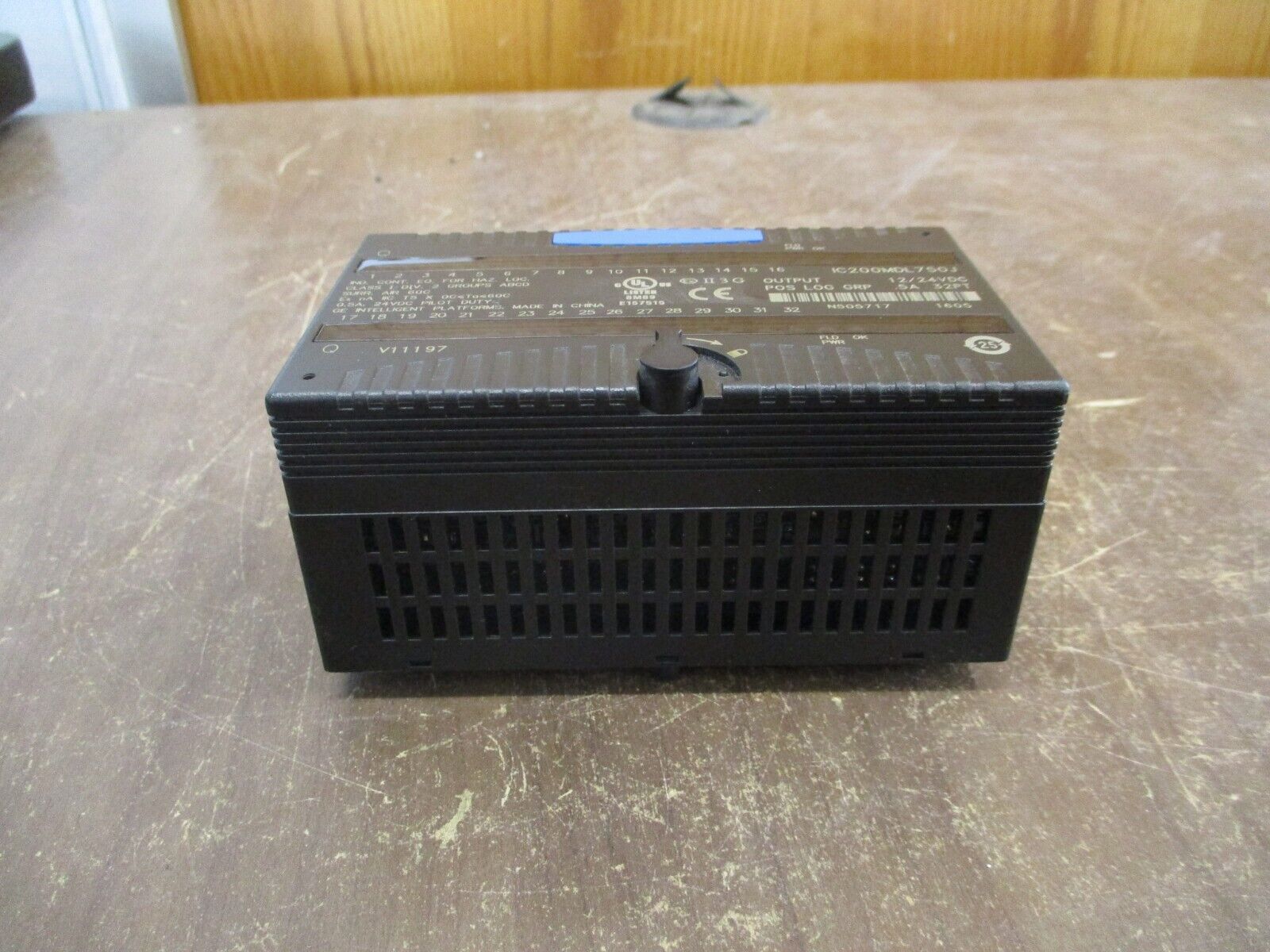 GE Fanuc Output Module IC200MDL750J 12/24VDC 32PT Used