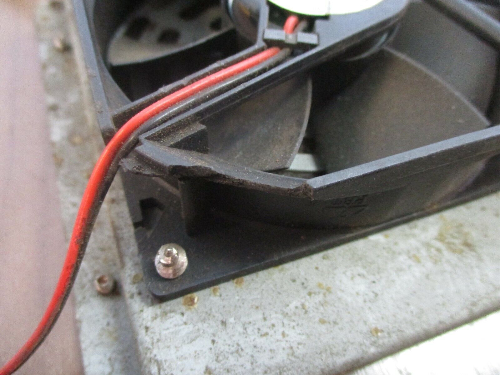 Delta DC Brushless Fan AFB0912H 12VDC 0.30A *Broken Fan Corner* Used