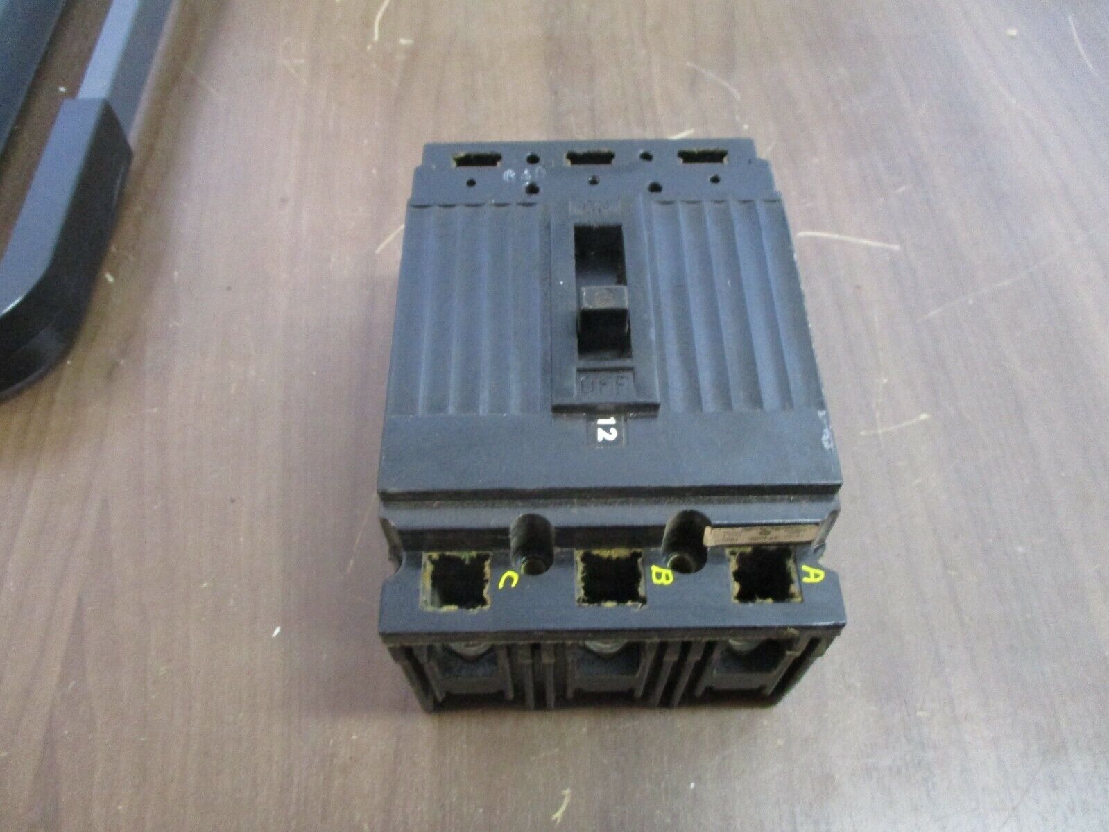 GE Circuit Breaker TEF134020 20A 480V 3P Used