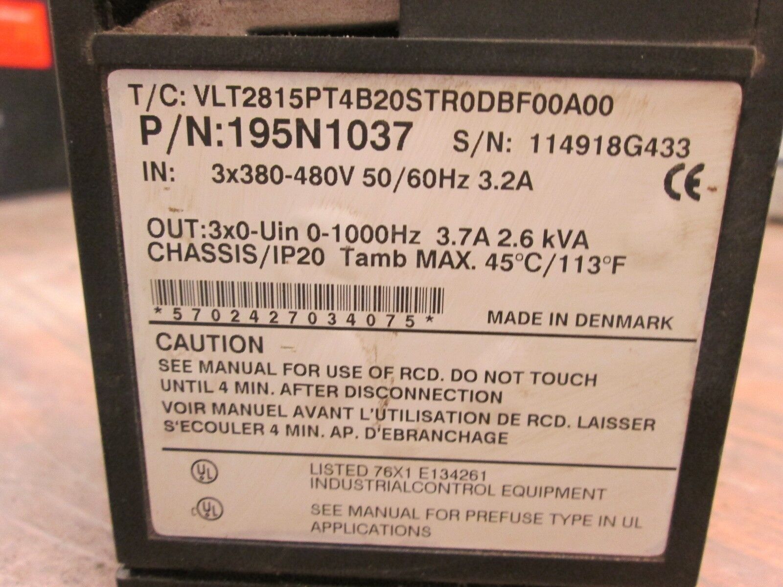 Danfoss VLT 2800 ACV Drive 195N1037 2KW 3Ph Input: 380-480V 50/60Hz 3.2A Used