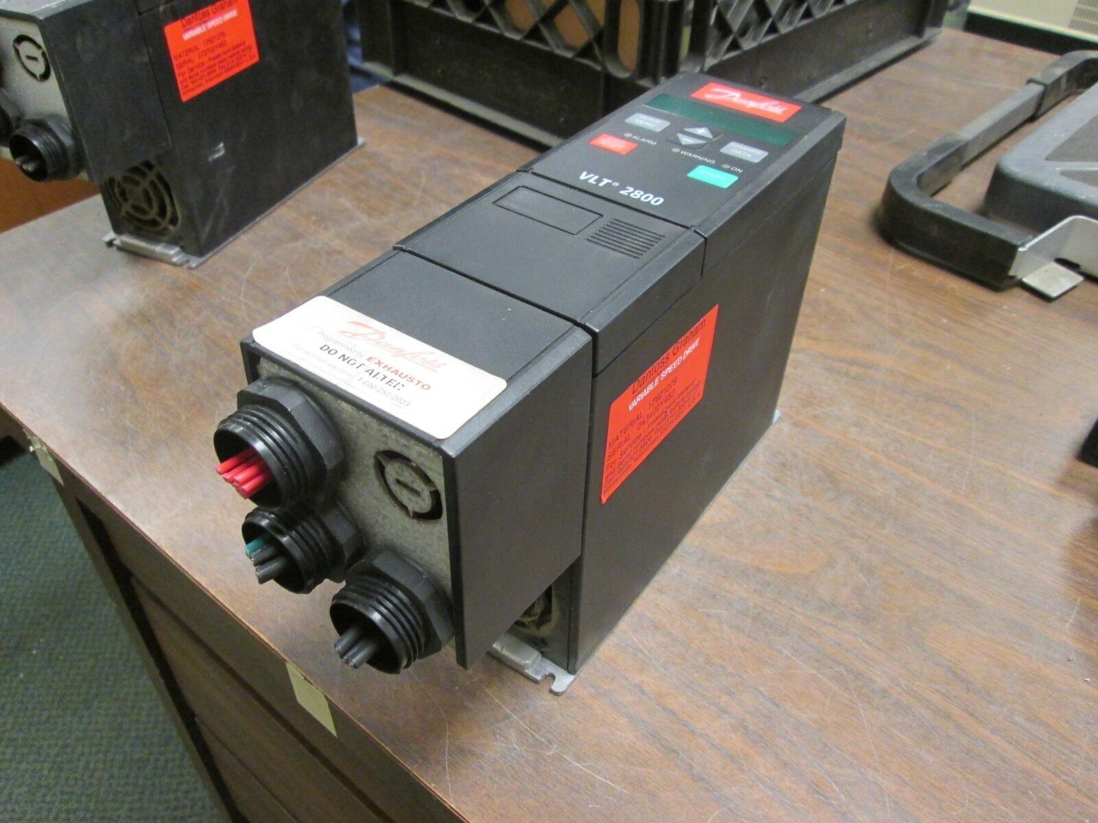 Danfoss VLT 2800 ACV Drive 195N1037 2KW 3Ph Input: 380-480V 50/60Hz 3.2A Used