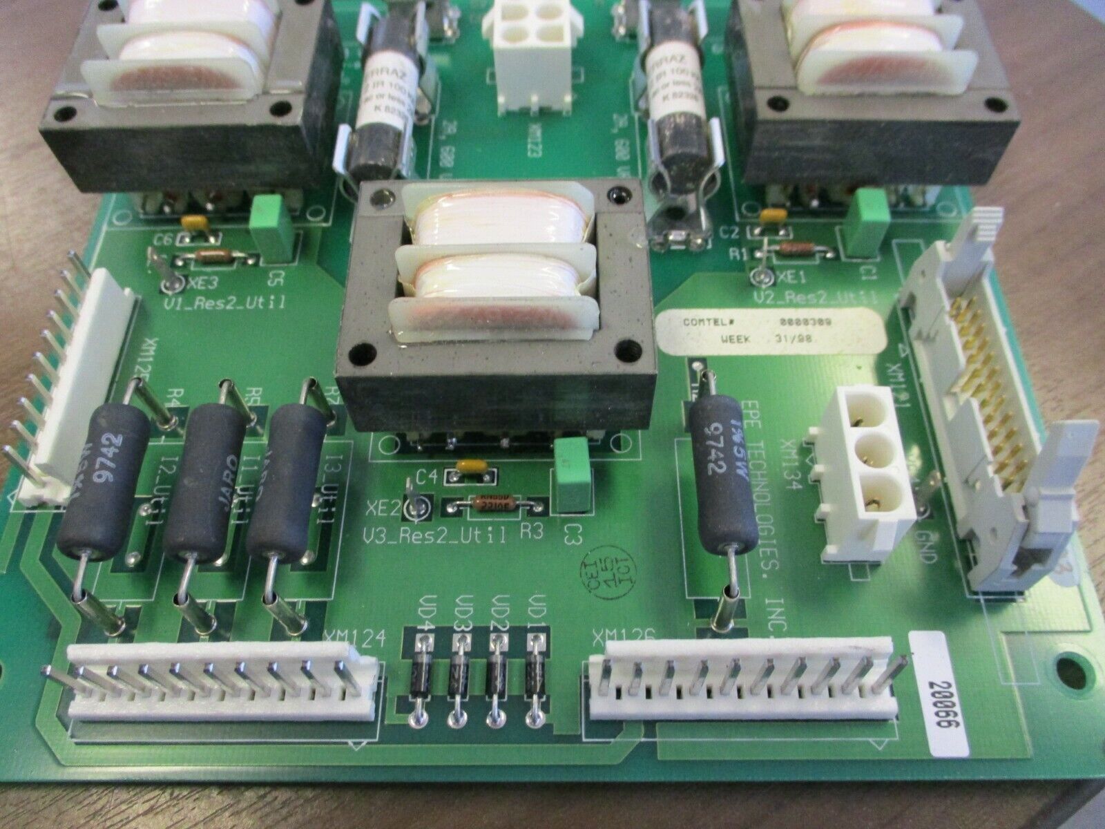 MGE PCA ACUZ UPS PCB 72-130052-00 Rev. A03 Used