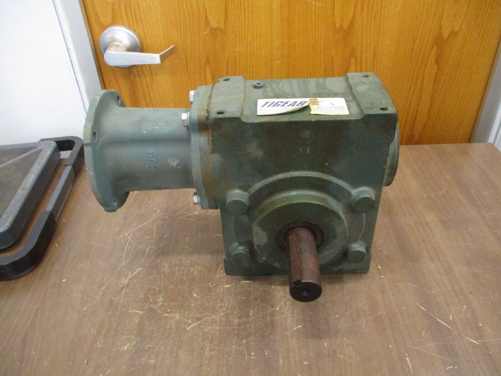 Tigear 2 Gear Reducer 35A20R Ratio 20:1 1750 RPM In 5.79 HP 3620 LB-In Torque