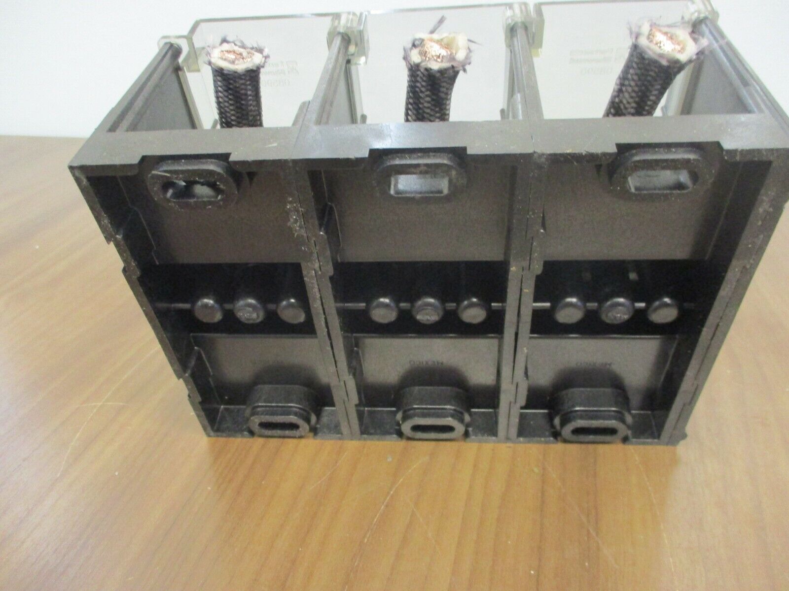 Ferraz Shawmut Power Distribution Black 69153 400A Used