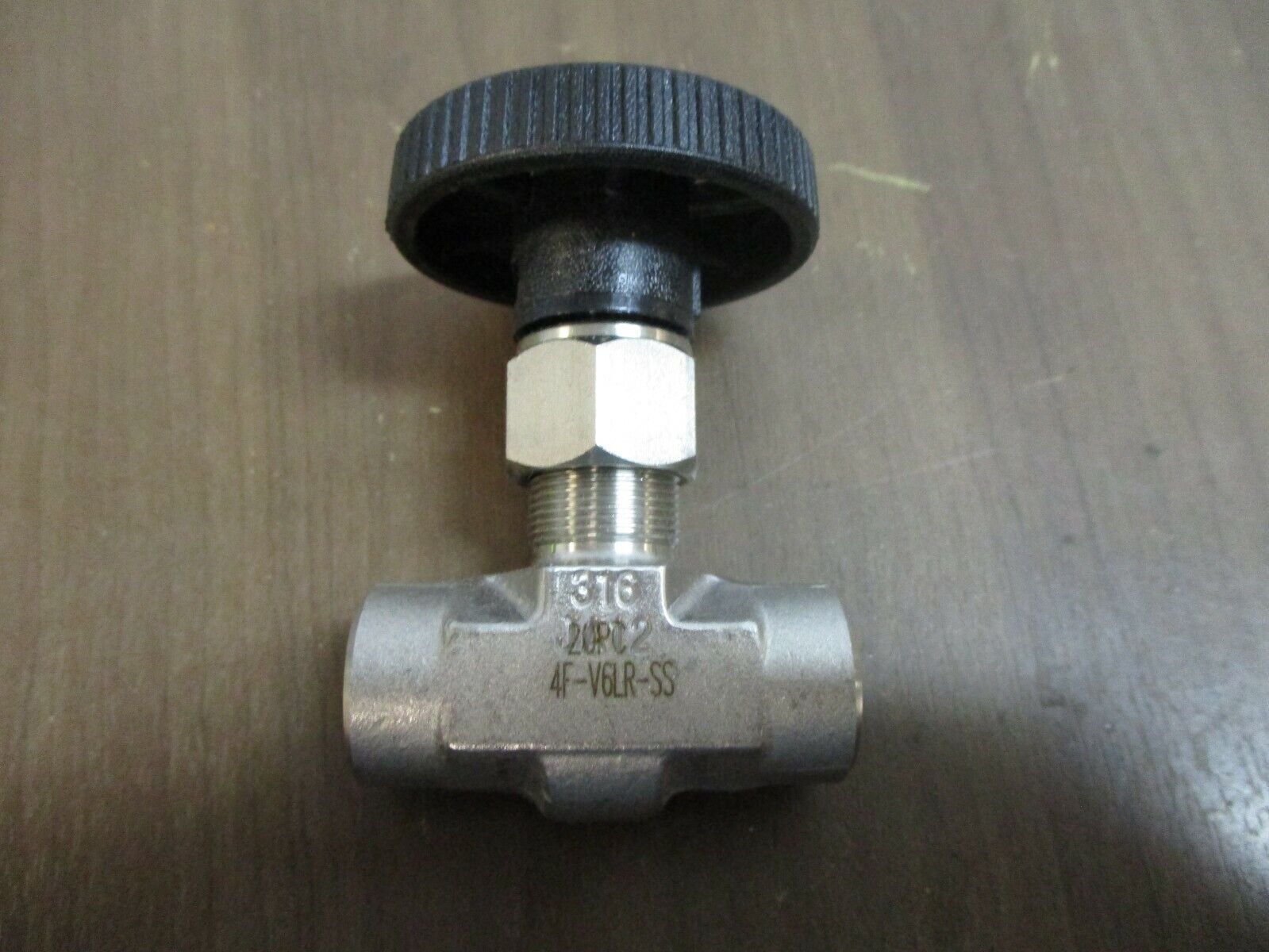 Parker Stainless Steel Needle Valve 4F-V6LR-SS-GR 1/4" New Surplus