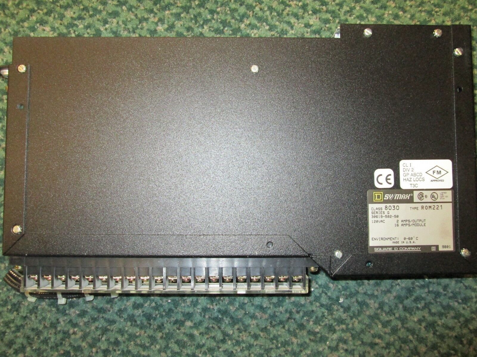 Square D SYMax Output Module 8030 ROM221 / 3061950250 120V Used