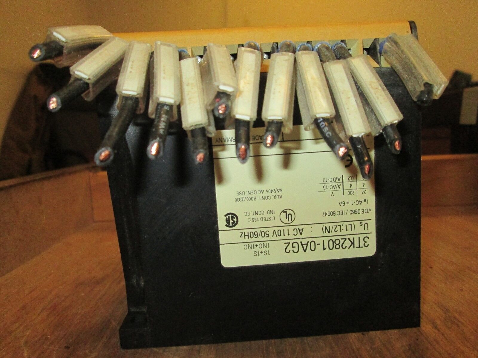 Siemens Contact Safety Comb 3TK201-0AG2 110V 50/60Hz Used