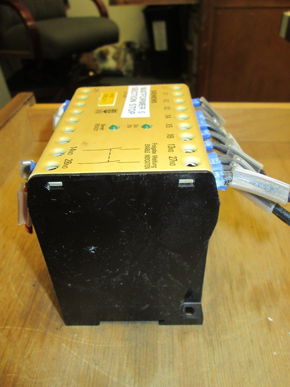 Siemens Contact Safety Comb 3TK201-0AG2 110V 50/60Hz Used