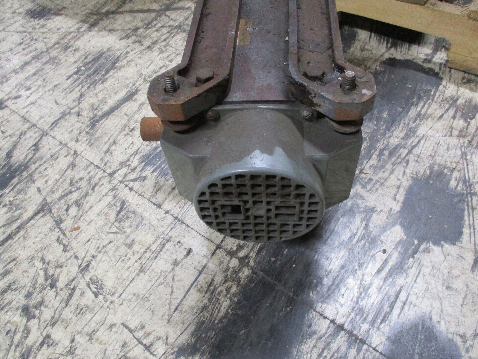 Boston Gear Reducer 73220B7G Ratio 20:1, 3.79 HP In 2340 In/lb Torque Out Used