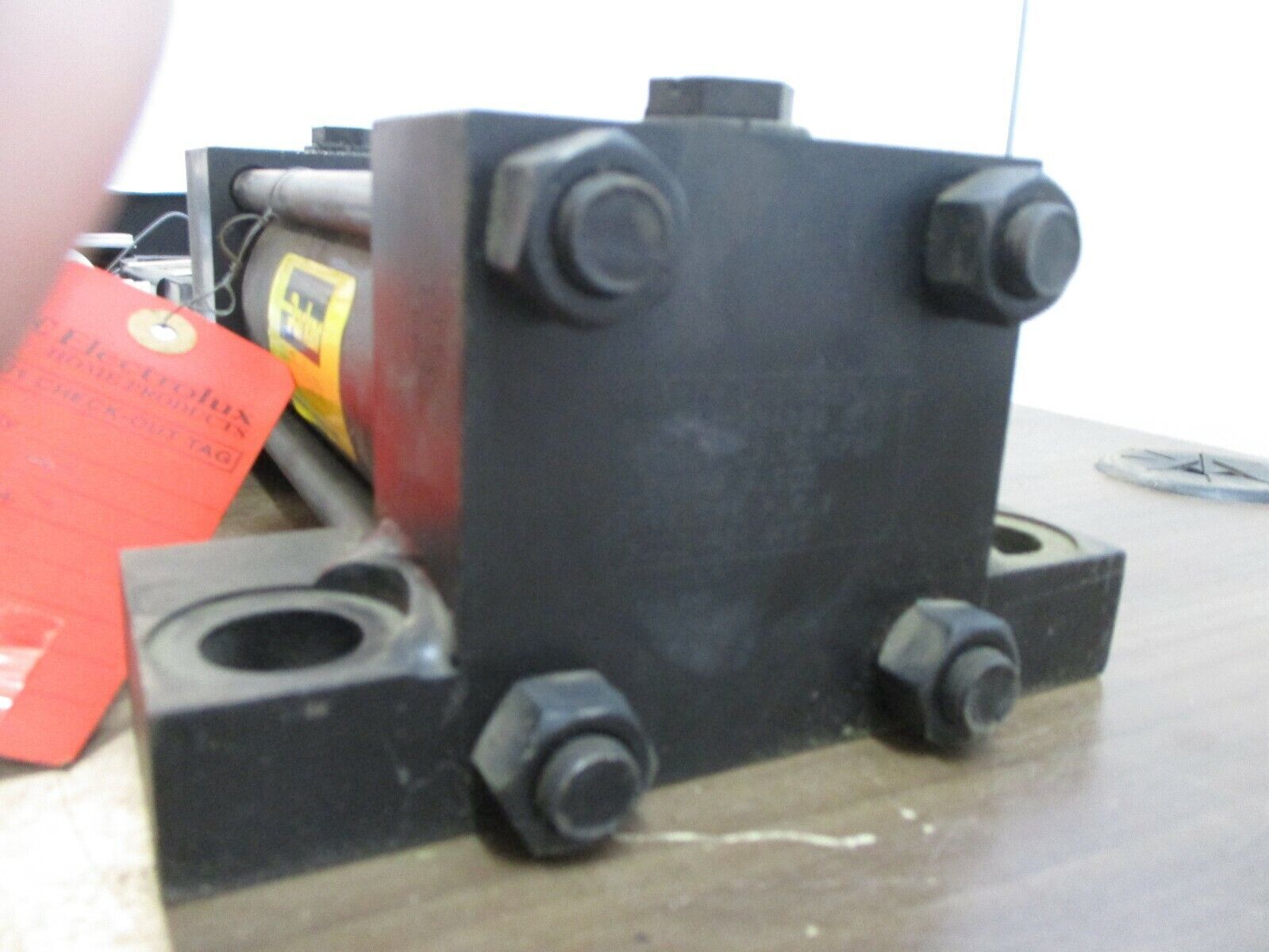 Parker Series 2H Hydraulic Cylinder 02.50 CP2HLTV14A5.500 3000PSI Used