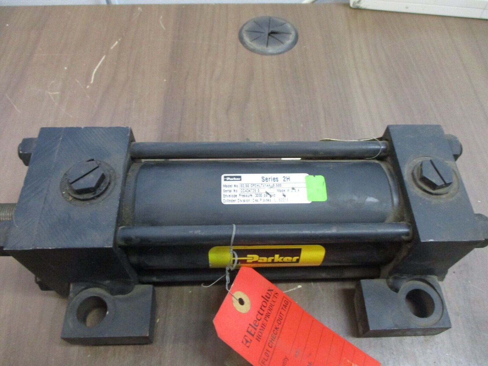 Parker Series 2H Hydraulic Cylinder 02.50 CP2HLTV14A5.500 3000PSI Used