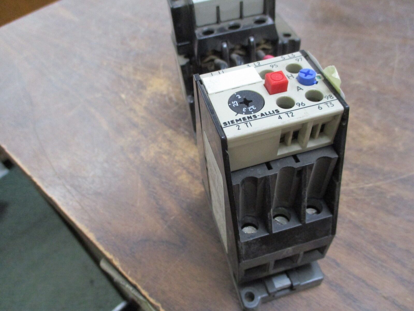 Siemens Contactor CXL10*3 OLR 0320 120V Coil 27A 600V Used
