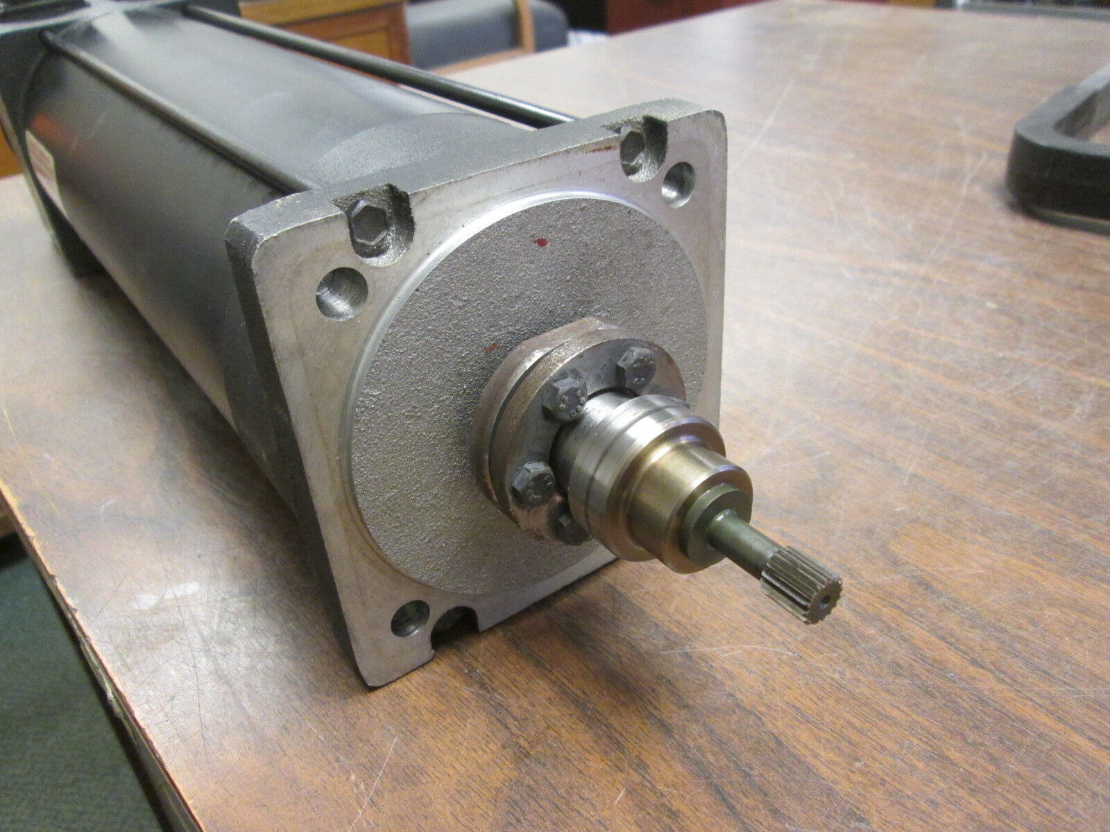 Allen-Bradley AC Servo Motor 1326AB-A3E-21 1.2KV 3000RPM 7.8A Used