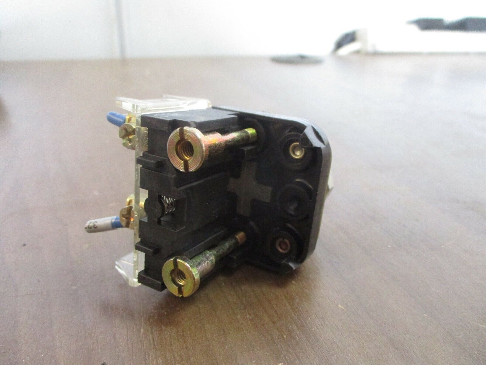 Allen-Bradley Flush Head Push Button 800T-A… Ser. T Type 4, 13 Red Used