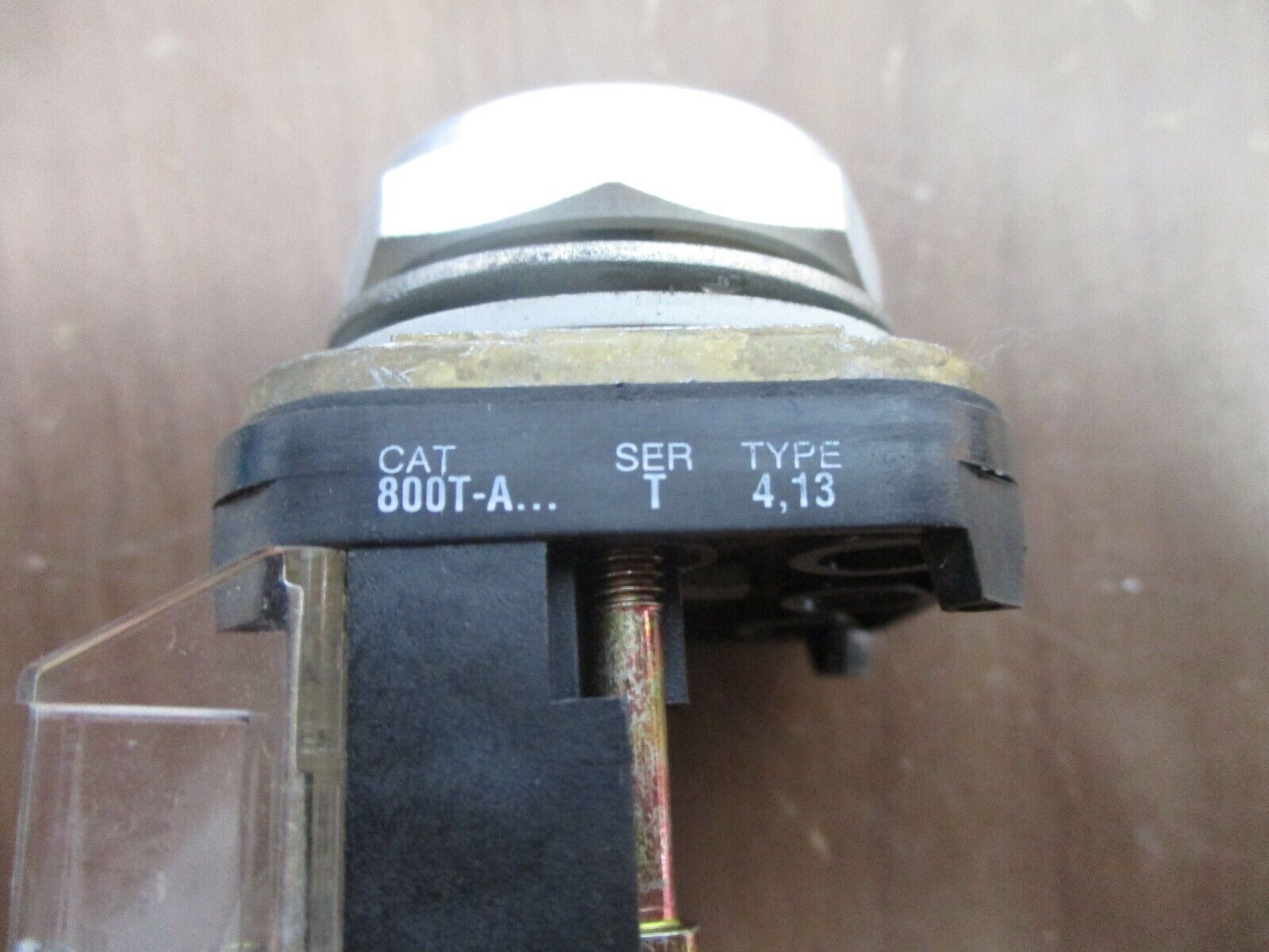 Allen-Bradley Flush Head Push Button 800T-A… Ser. T Type 4, 13 Red Used
