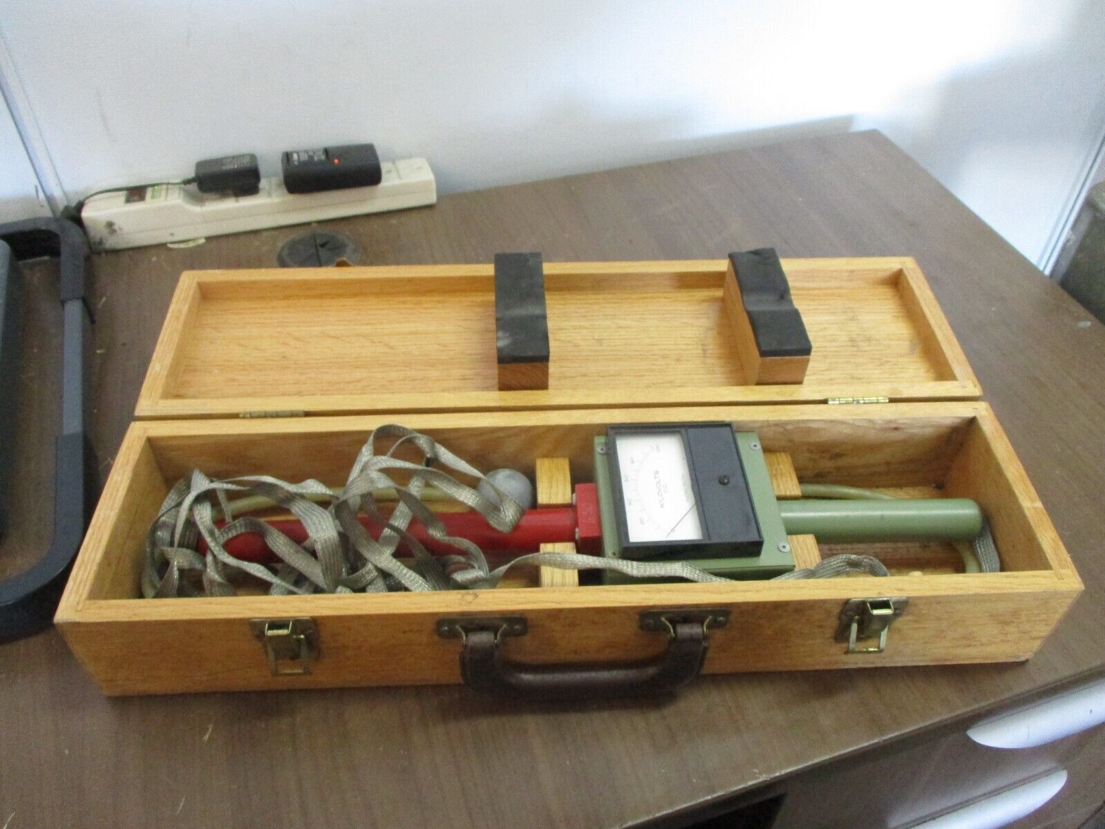 Nordson DC Kilovolt Meter 937015 Range: 0-100V Used