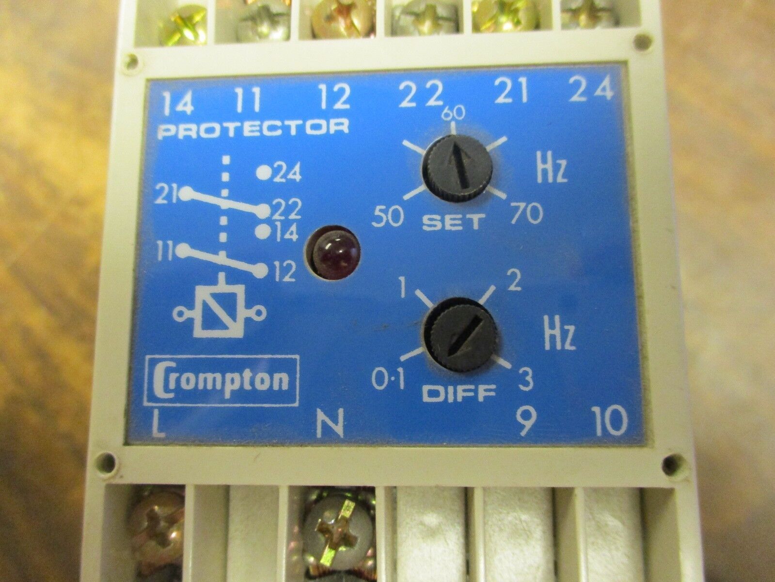 Crompton Protector Relay 252-PHUU 120V 60Hz *No Cover* Used
