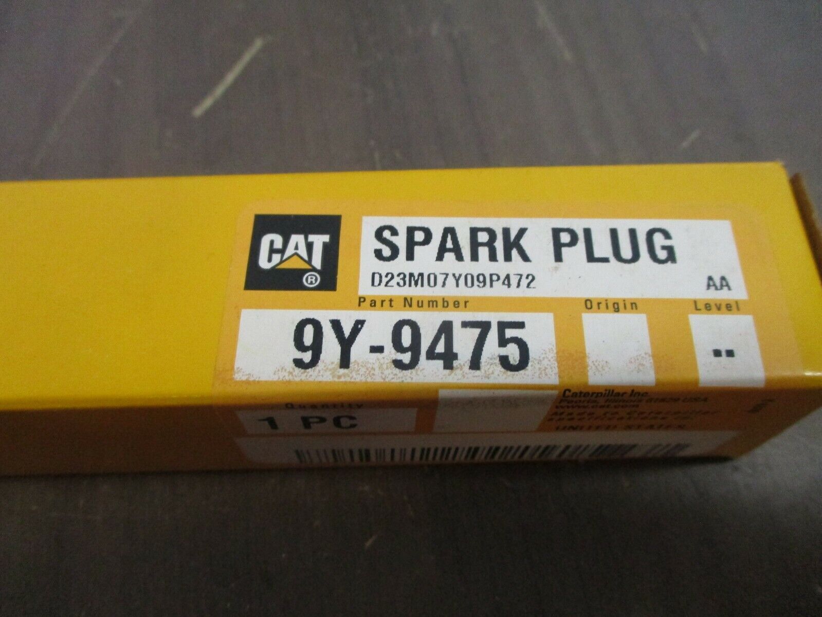CAT Spark Plug 9Y-9475 New Surplus