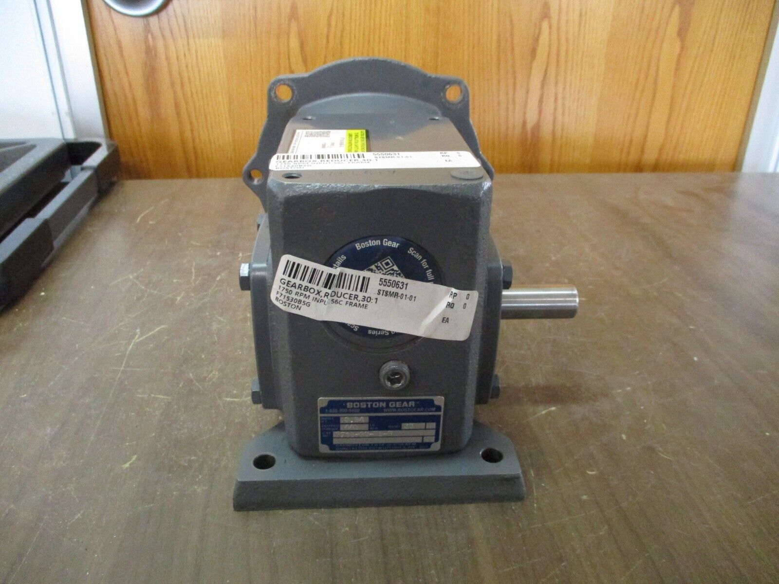 Boston Gear Reducer F715-30-B5-G Ratio 30:1 0.54HP 445 LB-In Torque Out Used