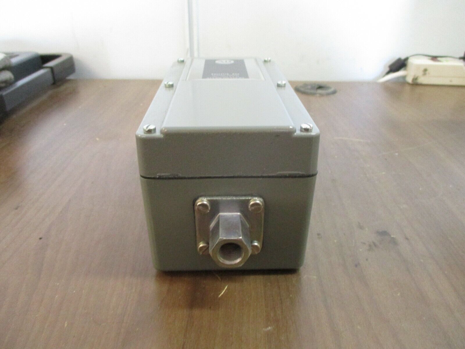 Allen-Bradley Pressure Control 836-C3J Ser. B Range: 0.8-30PSI Diff: 0.4-6PSI