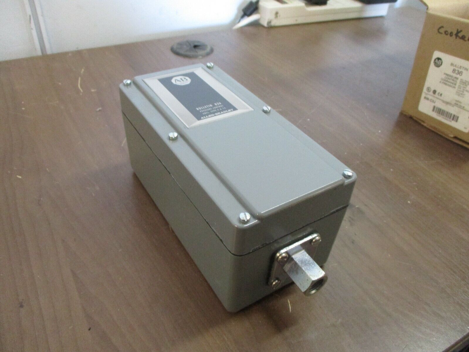Allen-Bradley Pressure Control 836-C3J Ser. B Range: 0.8-30PSI Diff: 0.4-6PSI