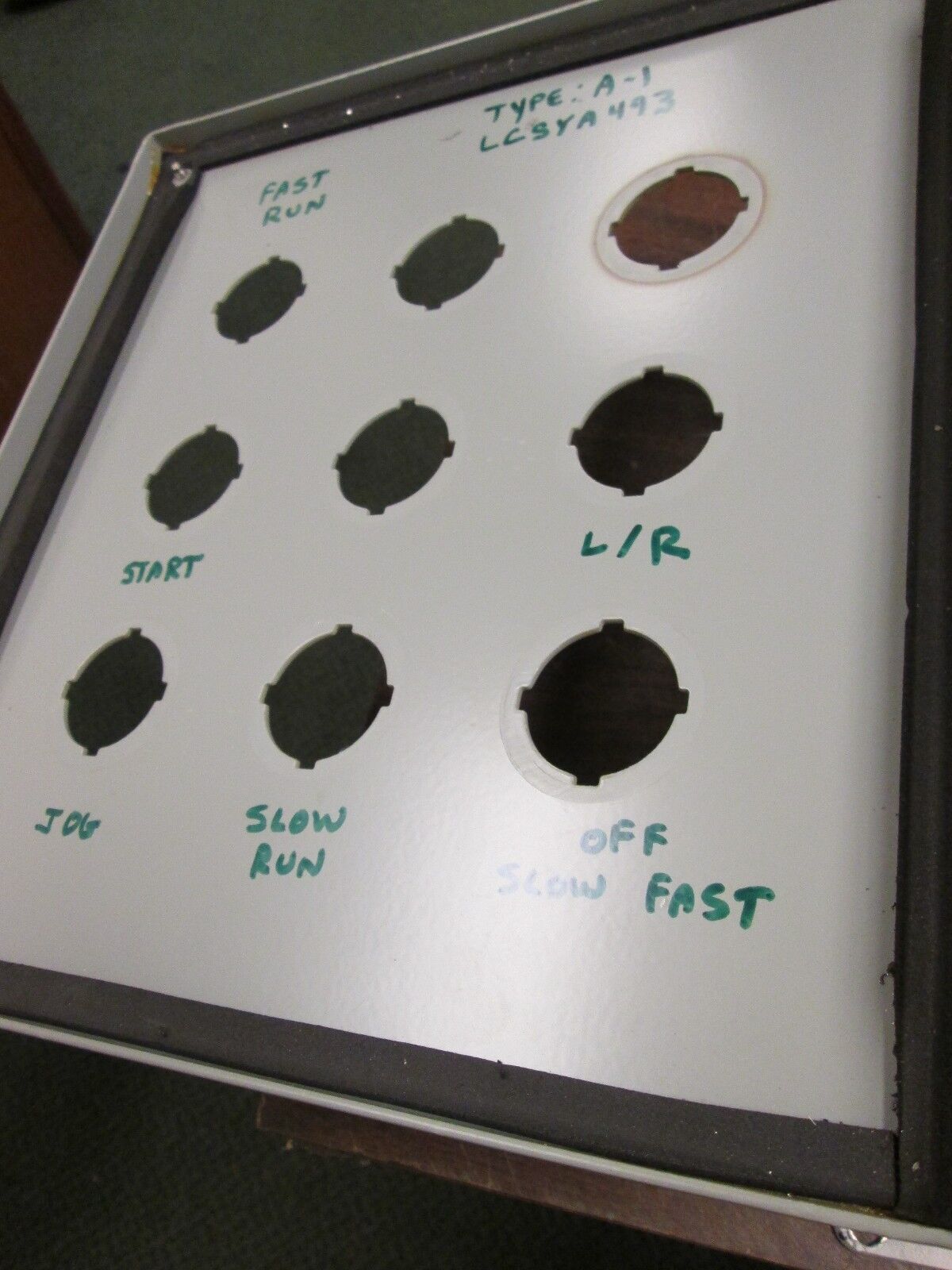 Hoffman Enclosure E-9PBY25 Size: 10x11x6" 9-hole Used