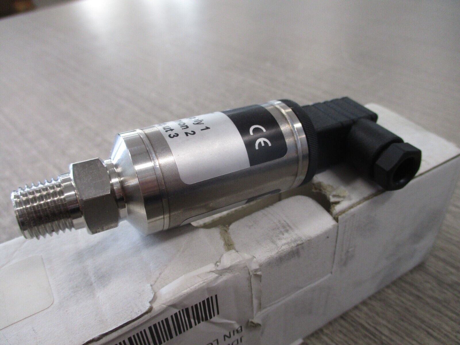 Noshok Transducer 200-1000-1-5-2-7 Supply: 0-1000PSI Common: 0-10VDC New Surplus