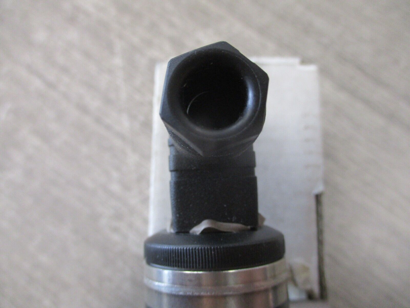 Noshok Transducer 200-1000-1-5-2-7 Supply: 0-1000PSI Common: 0-10VDC New Surplus