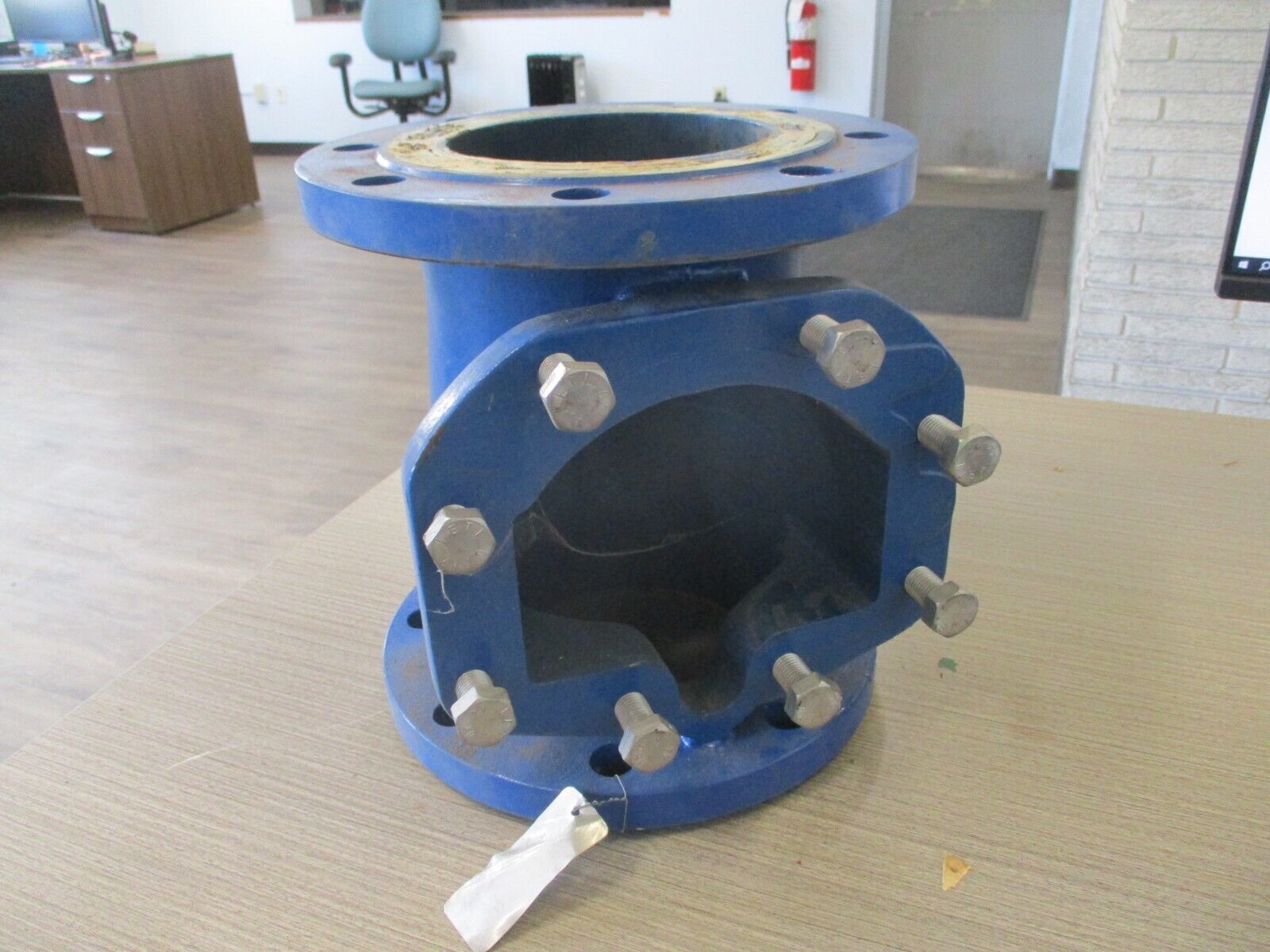 Misc. Brand Valve Body 105575 Size: 6" Used