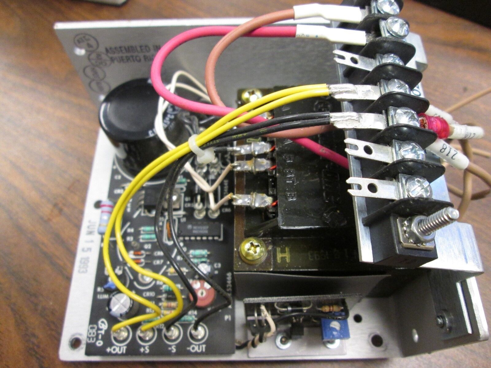 Power-One DC Power Supply HC24-501 24VDC @2.4A Used