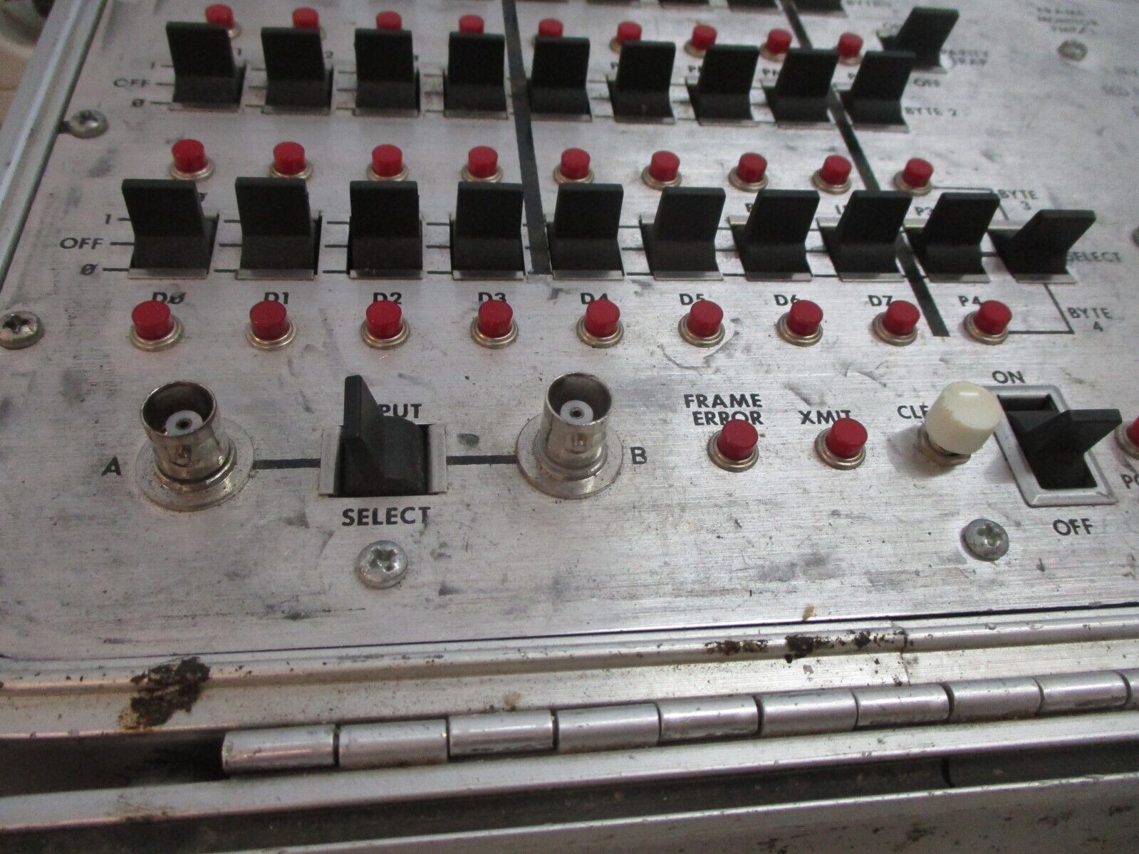 Johnson Controls JC80 Frame Monitor FMT/1 Rev. G *Dented Case* Used