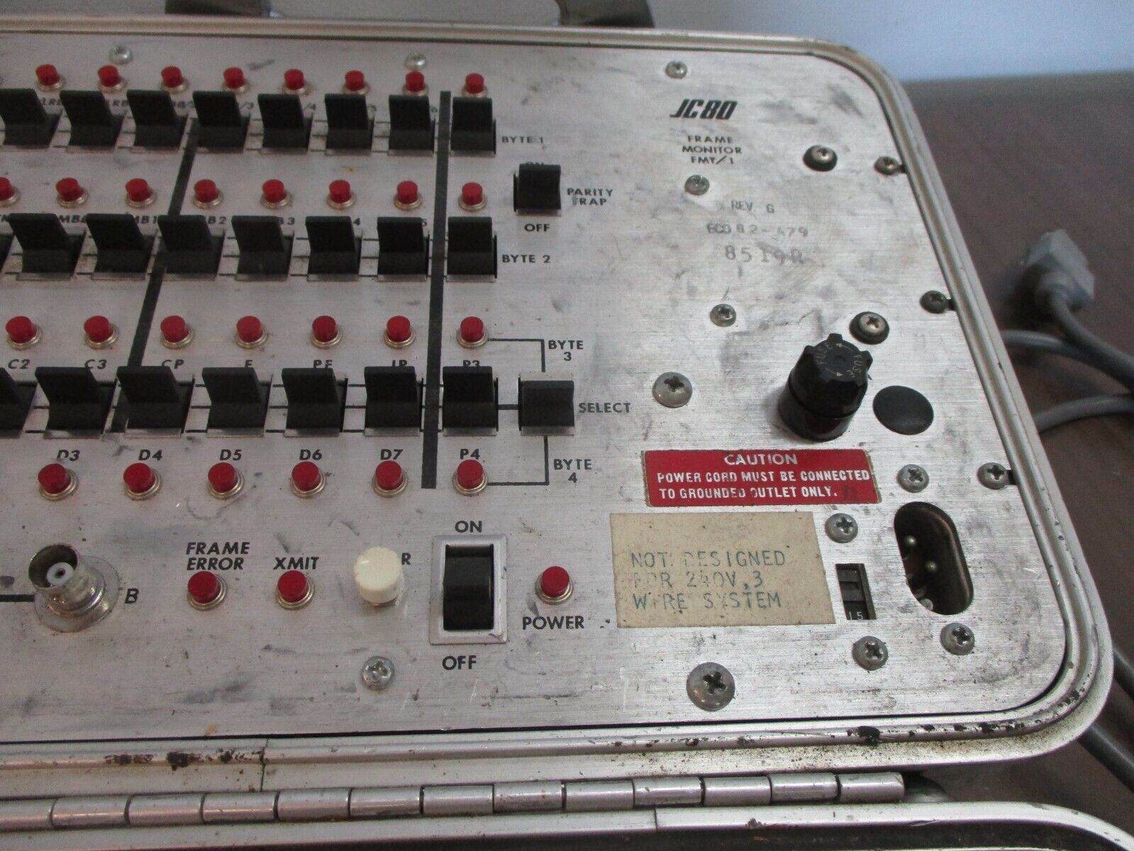 Johnson Controls JC80 Frame Monitor FMT/1 Rev. G *Dented Case* Used