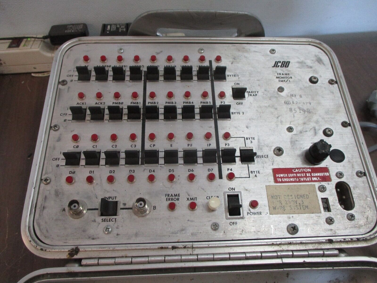 Johnson Controls JC80 Frame Monitor FMT/1 Rev. G *Dented Case* Used