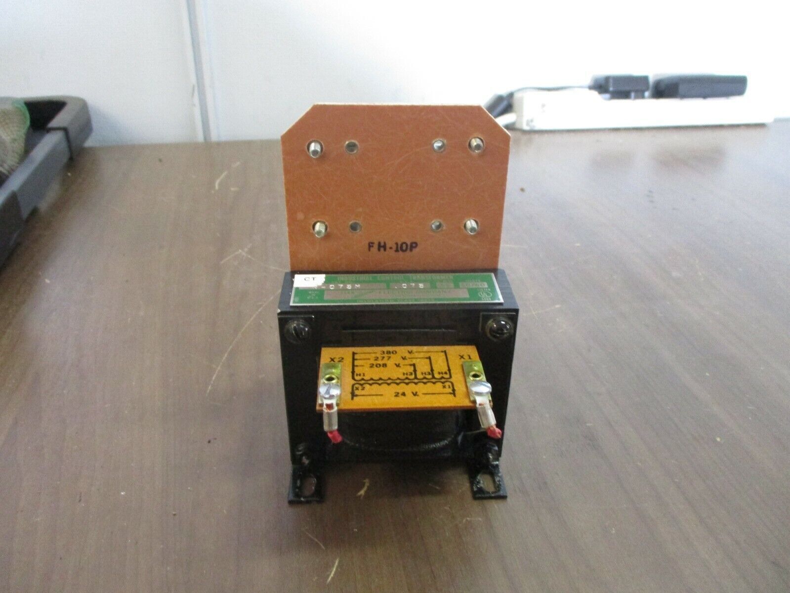 Fern Control Transformer N-075M 0.075kVA Pri: 208/277/380V Sec: 24V 50/60Hz Used