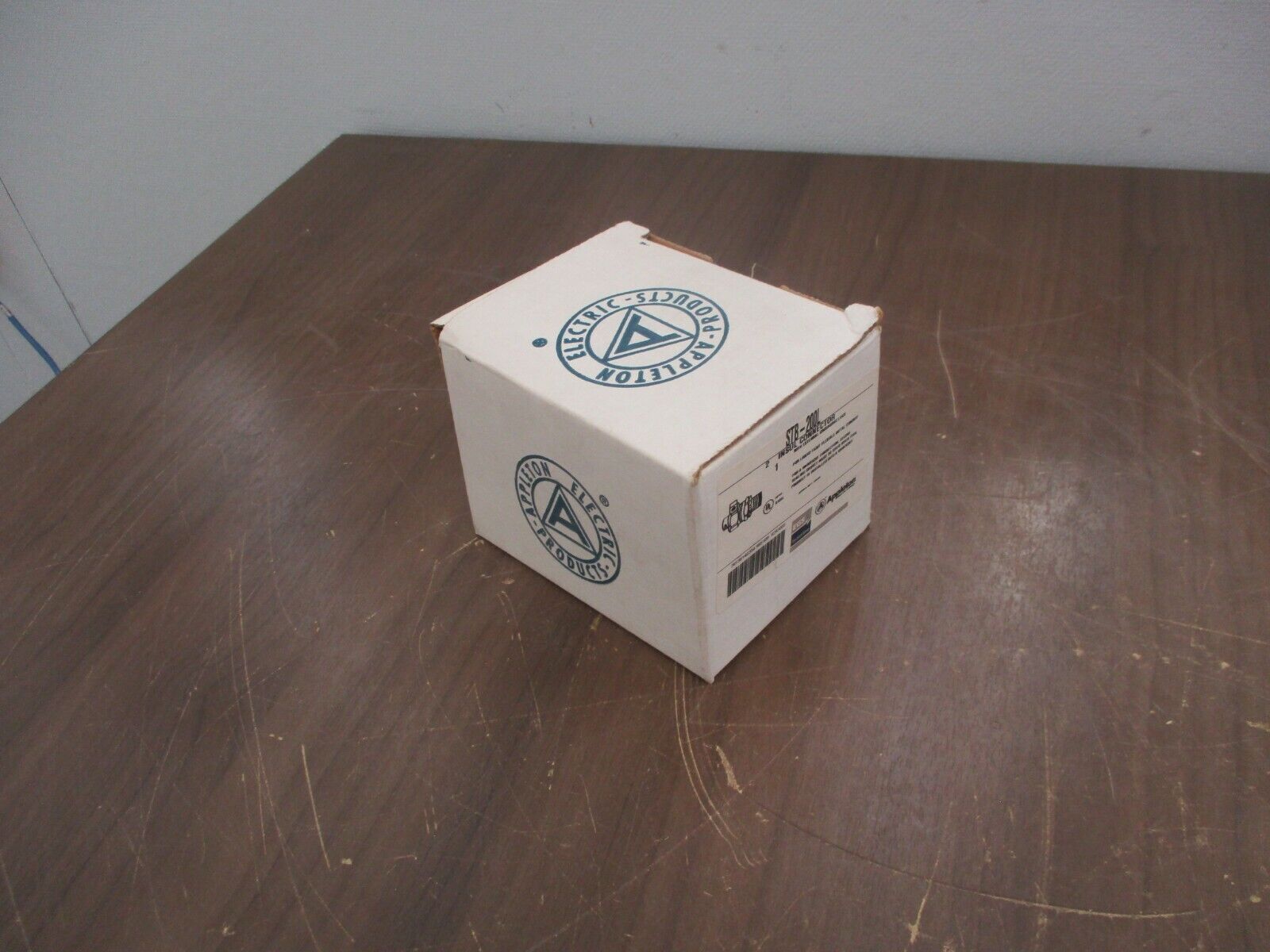 Appleton Insul Connector STB-200L 2" New Surplus
