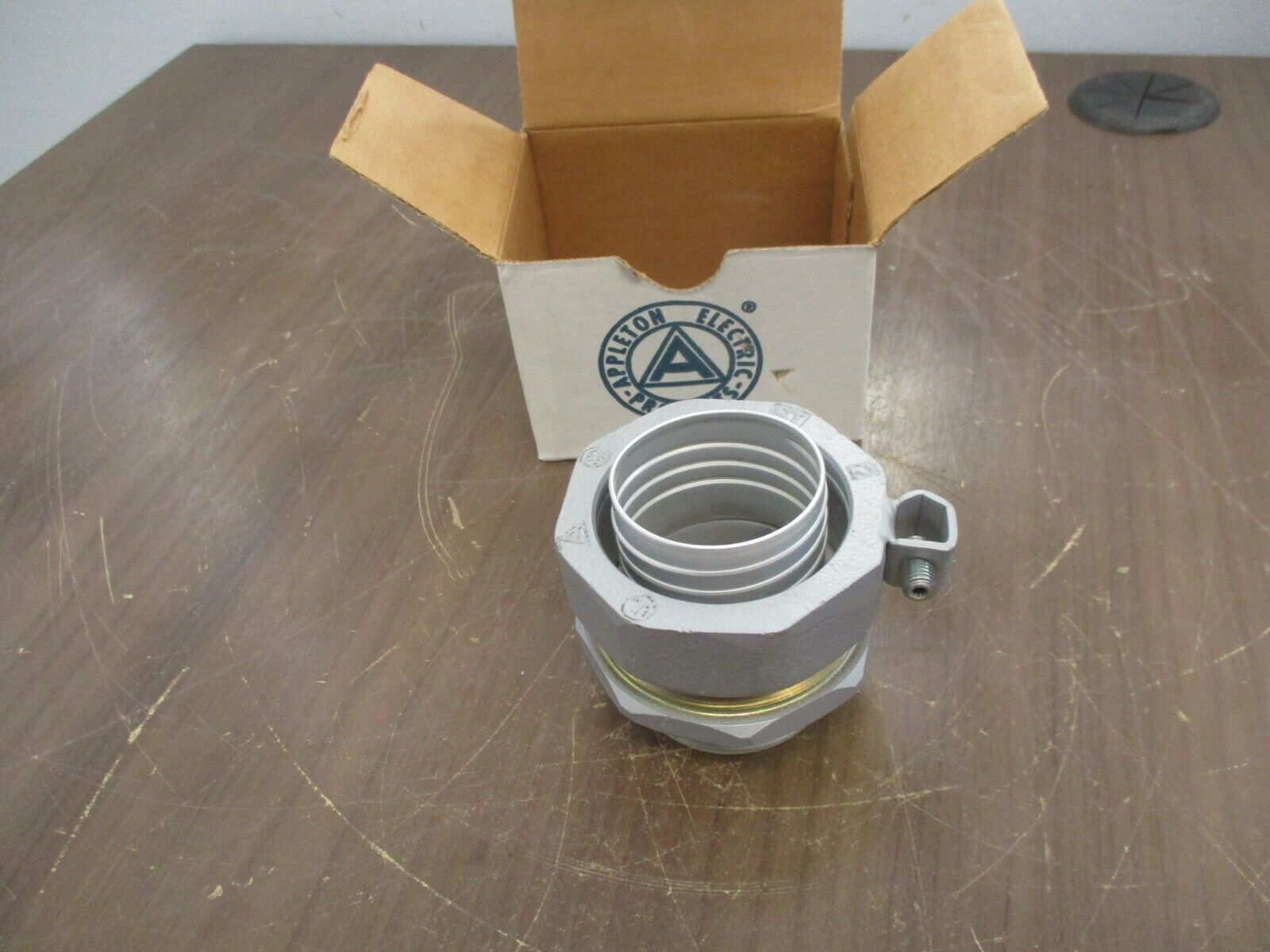 Appleton Insul Connector STB-200L 2" New Surplus