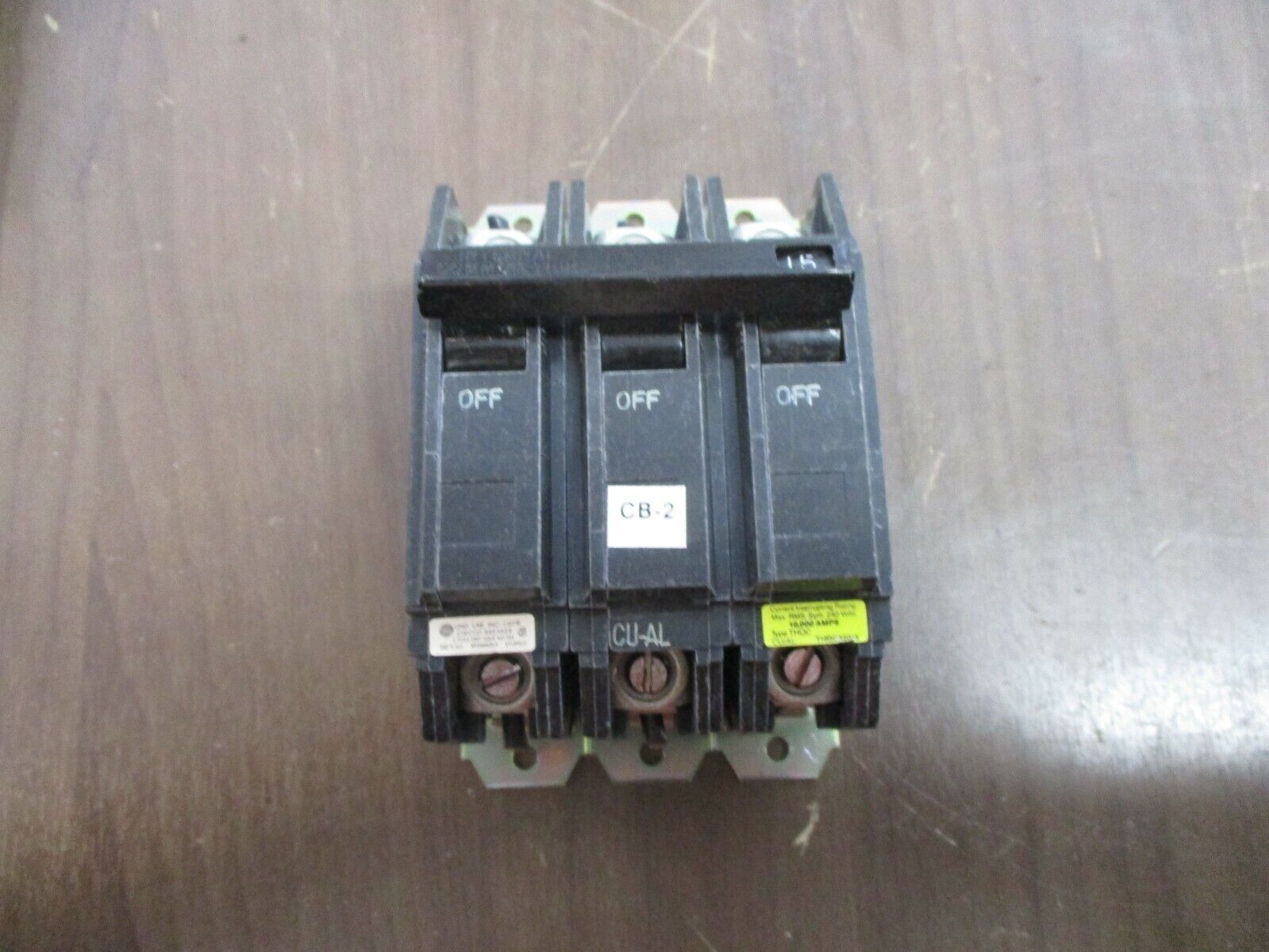 GE Circuit Breaker THQC32015 15A 240V 3P Used