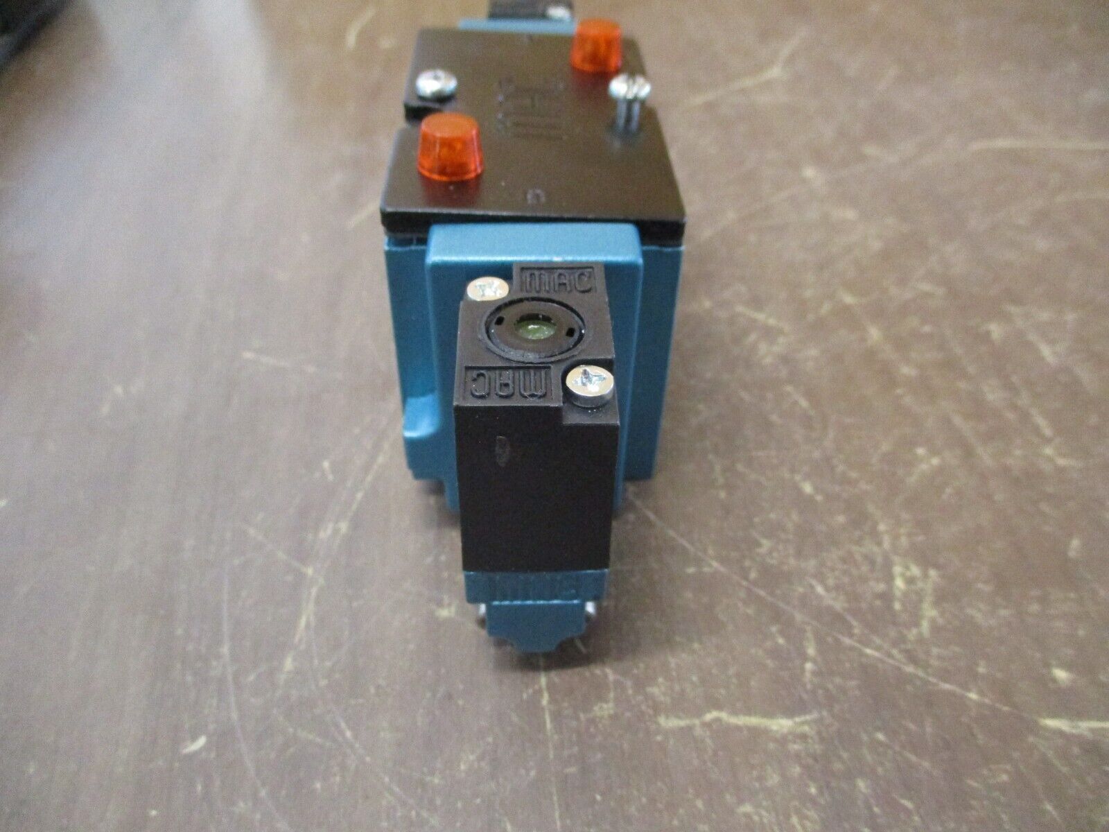 MAC Solenoid Valve 82A-BC-000-TM-DDAP-1DA VAC to 150PSI Used