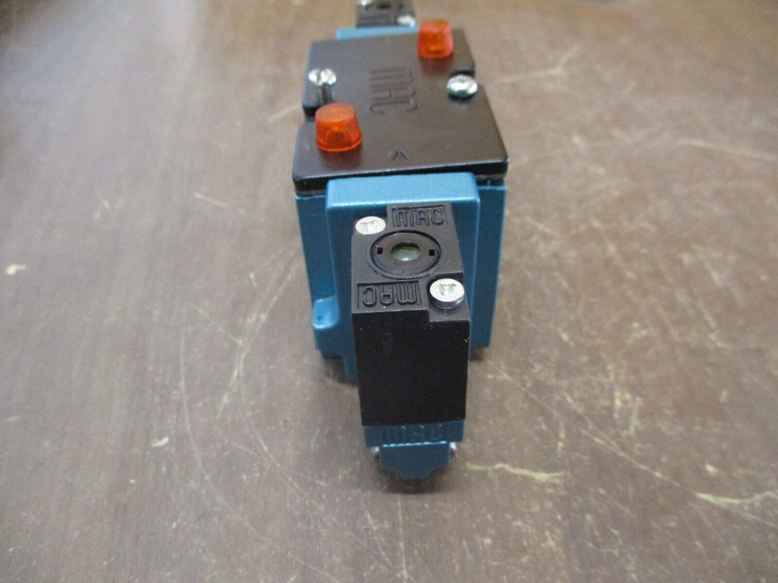 MAC Solenoid Valve 82A-BC-000-TM-DDAP-1DA VAC to 150PSI Used