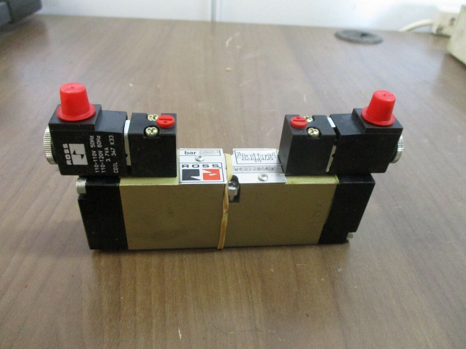 Ross Solenoid Valve W6377B1407 3.5-10 bar 110-120V 50/60Hz New Surplus